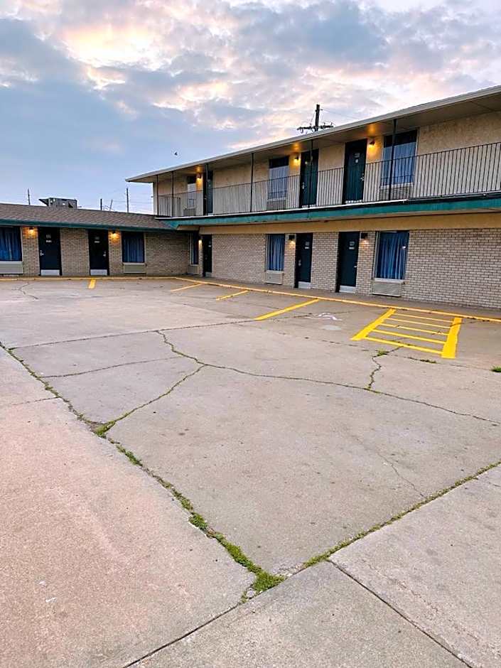 Travel Inn & Suites