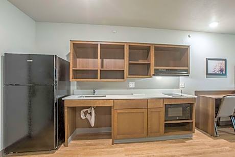 Queen Room with Two Queen Beds - Non Smoking/Pet Friendly