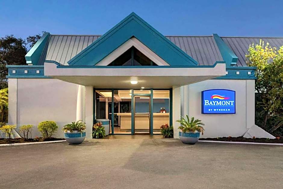 Baymont by Wyndham Intl Speedway/I-95/Daytona Beach