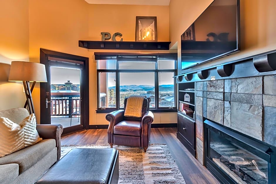 Sundial Lodge Larger Penthouse by Canyons Village Rentals