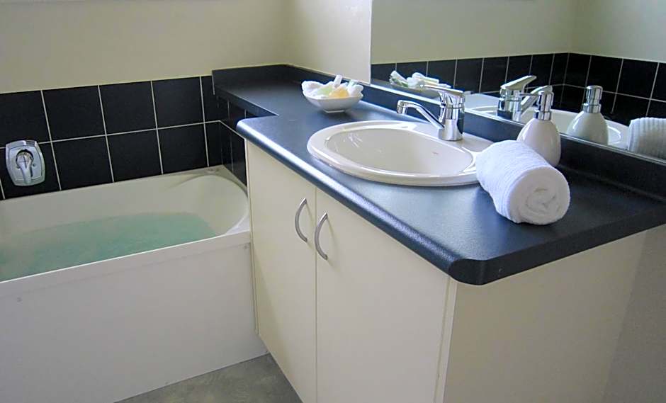 Harringtons Motor Lodge