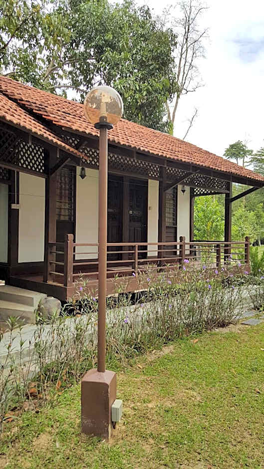 D'Impiana Riverview Chalet # Lenggong