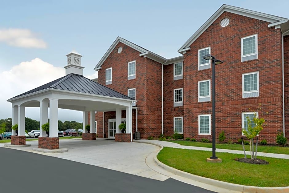 Appomattox Inn and Suites