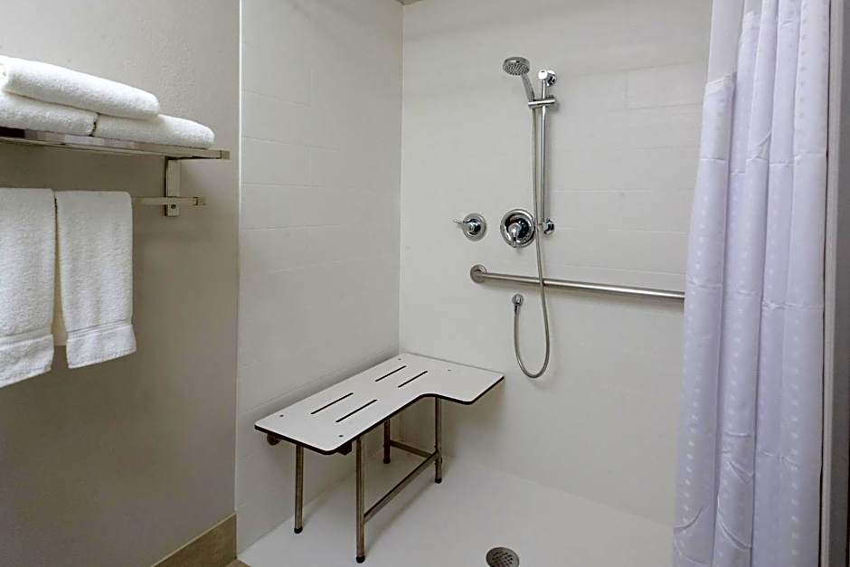 Holiday Inn Express Hotel & Suites Research Triangle Park By IHG