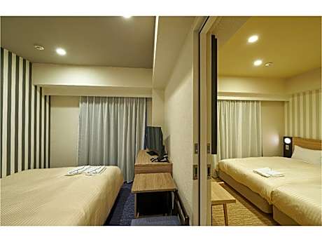 Connecting Room - Non-Smoking