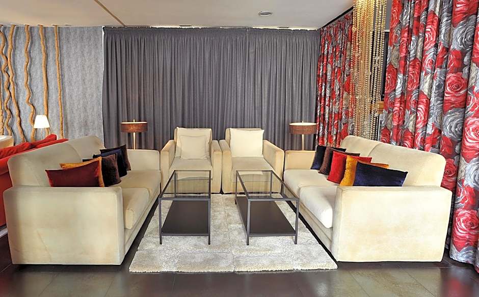 Casablanca Suites & Spa