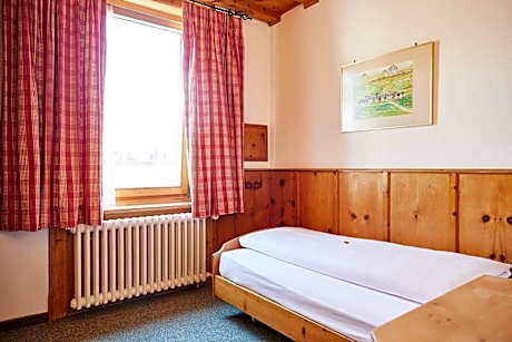 Single Room with Mountain View