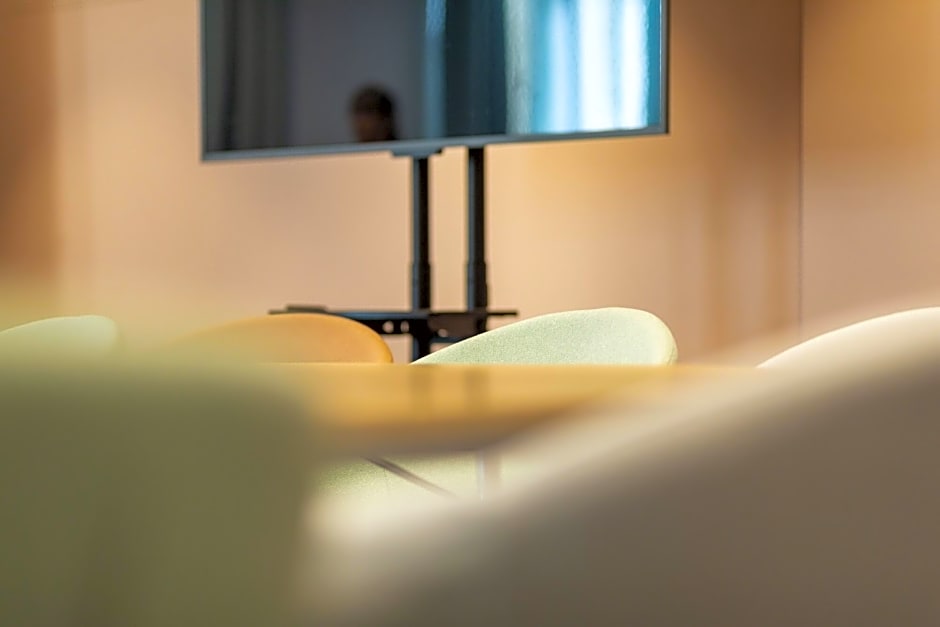 Capri By Fraser Leipzig