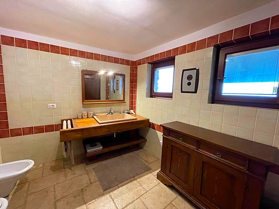 Oliventu - Tra gli ulivi sul mare