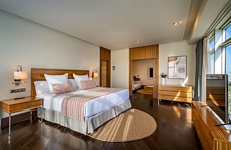 Suite with City View