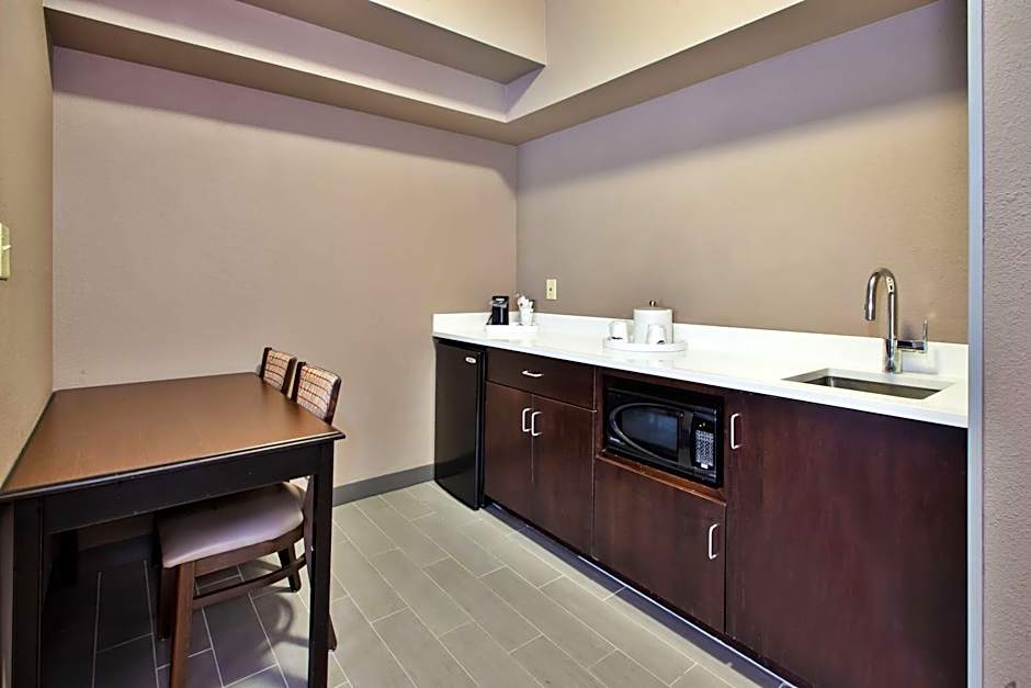 Hampton Inn By Hilton And Suites Cleveland-Airport/Middleburg Heights