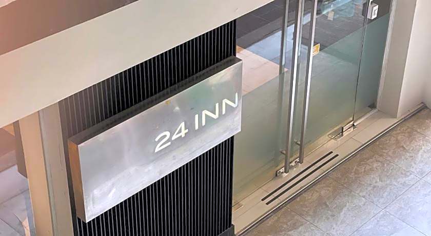 24 Inn at BTS Phrom Phong