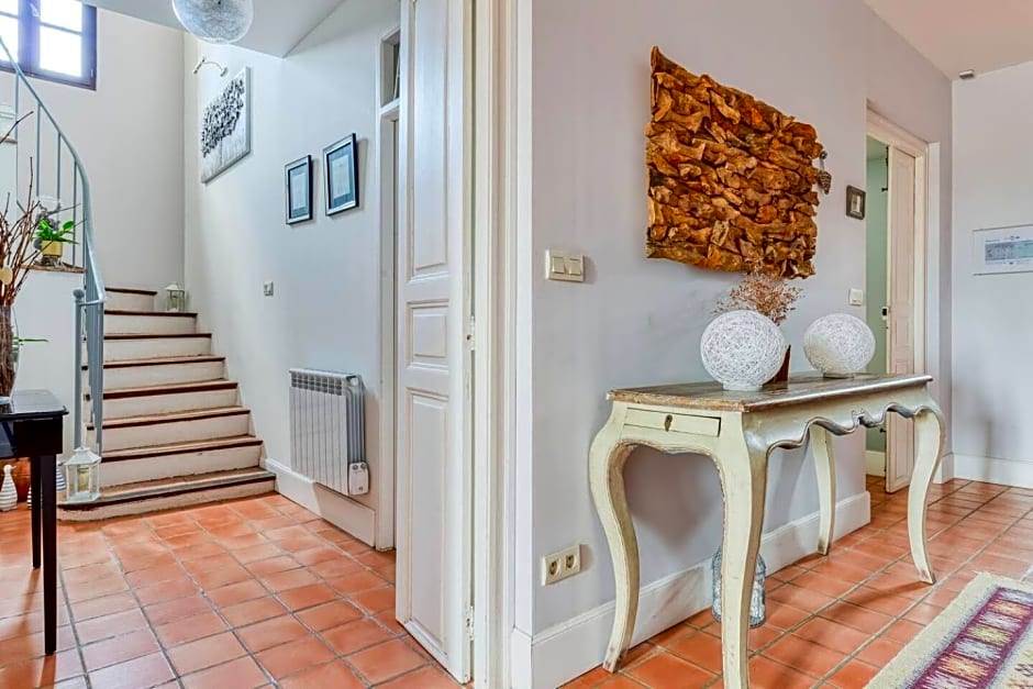 Maison Dix Chambres d'hôtes et Espace SPA Bien être