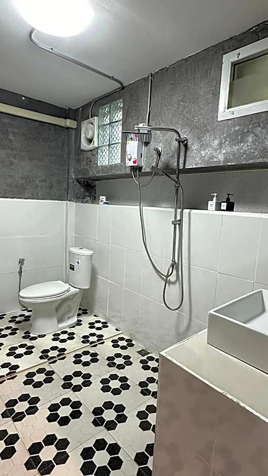 บ้านภทรพรรณ ขุนยวม แม่ฮ่องสอน PATARAPHAN HOUSE, Khunyuam, Maehongson, Thailand