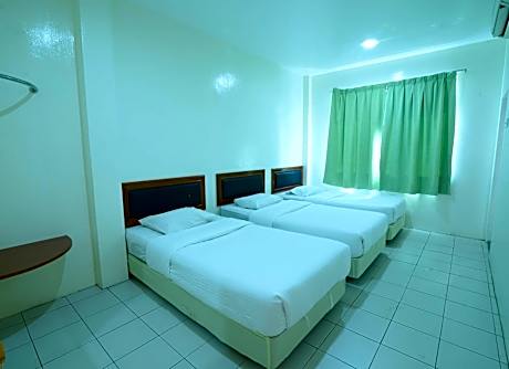 Triple Room with Private Bathroom