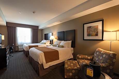 Queen Room with Two Queen Beds and Sofa Bed