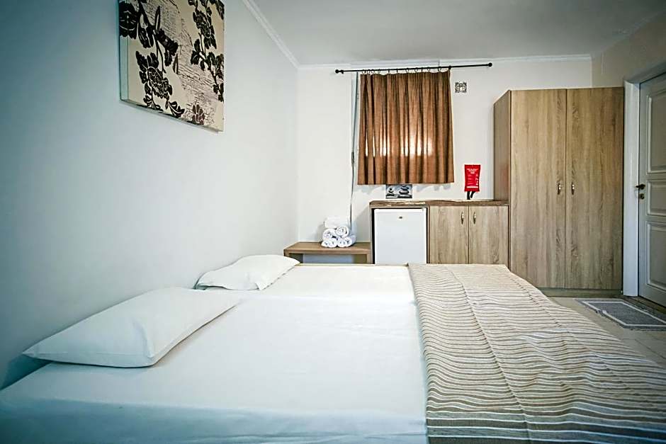 Rose Club Apartments