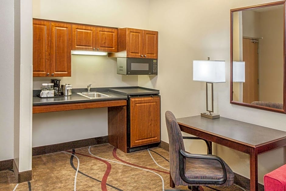 Hawthorn Suites Bloomington