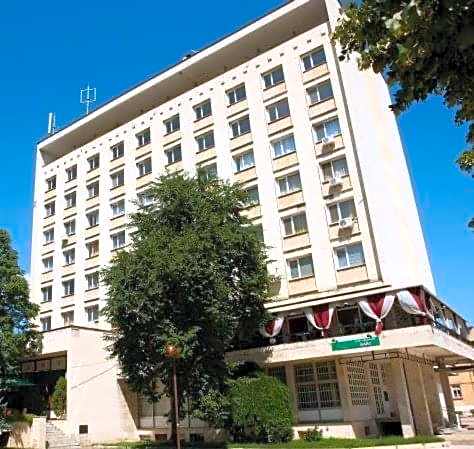 Хотелски Комплекс Родина