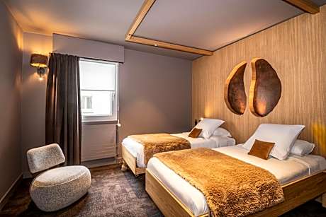 Twin Room with Shower