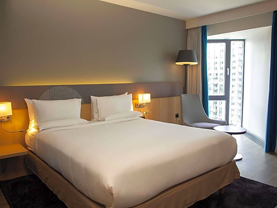 Photo 1 of 6 of Superior 1 Queen Bed and 1 Double Bed, Accessible