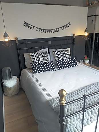 King Studio with Sofa Bed