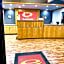 Econo Lodge Inn & Suites