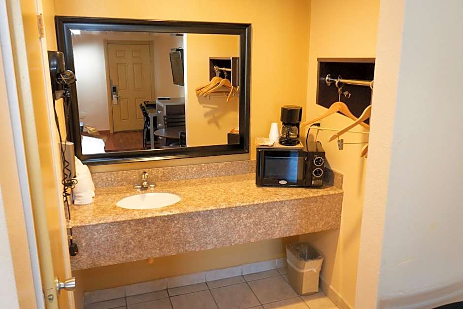 Colonial Inn Hammond