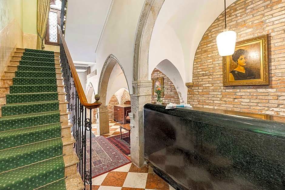 Hotel San Moise