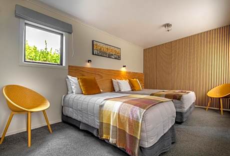 Twin Room with Private Bathroom