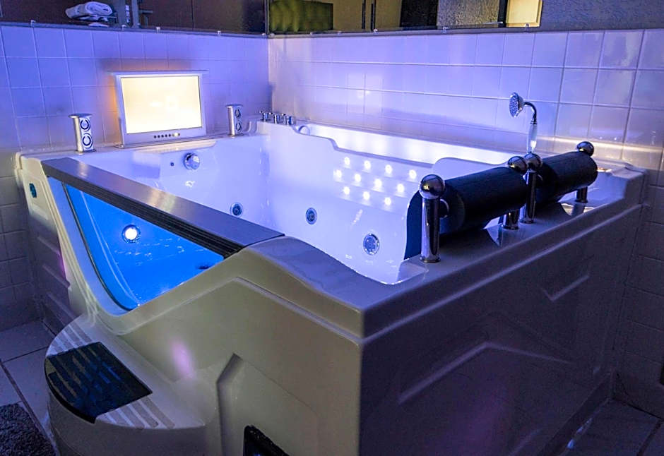 Super 8 by Wyndham Uniontown PA