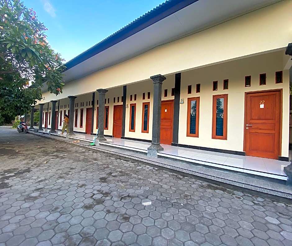 OYO Life 93155 Wisma Sarah