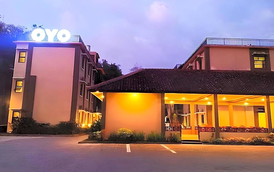 Grand Senggigi Hotel