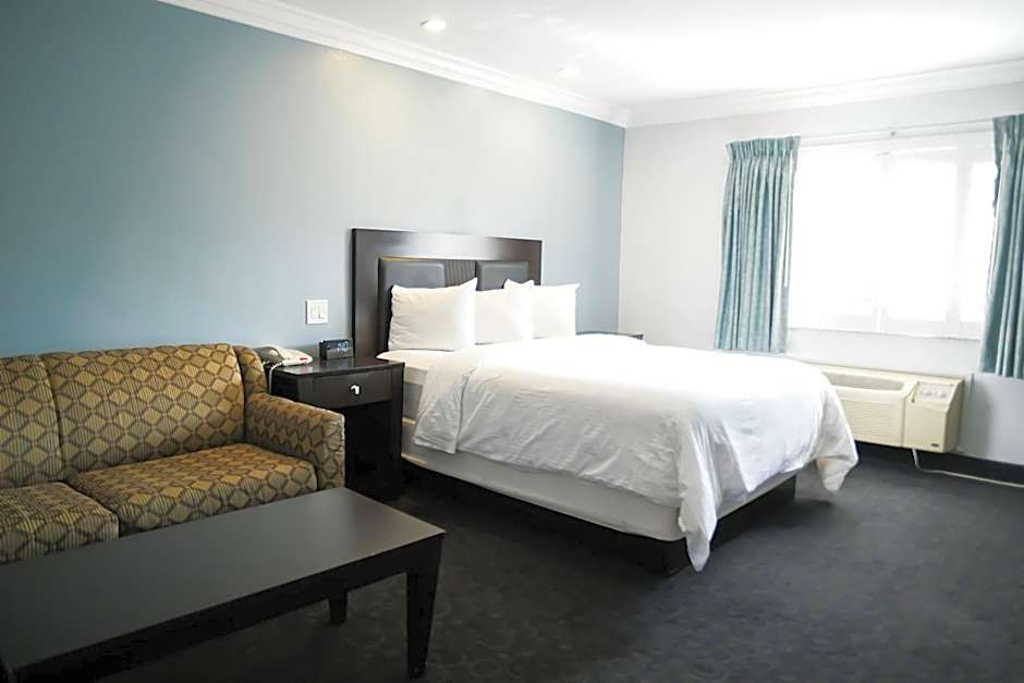 Days Inn by Wyndham West Covina