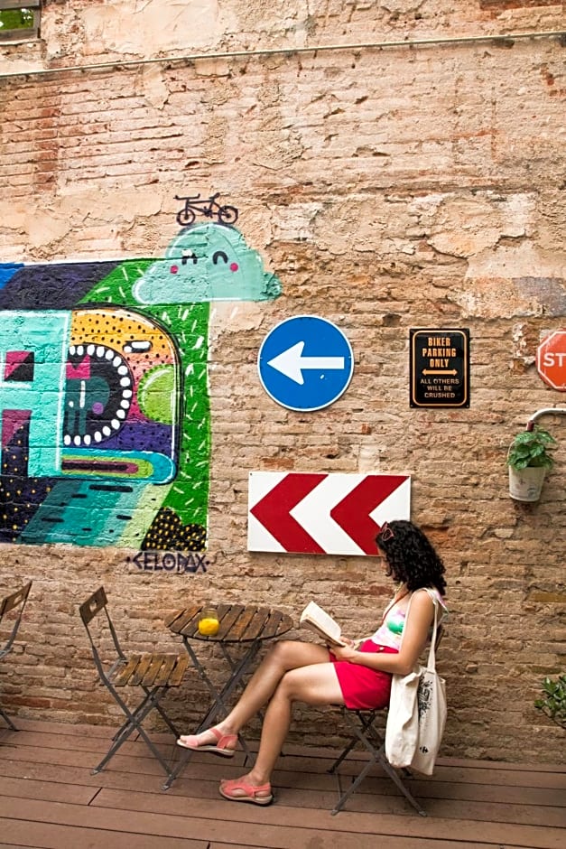 Sant Jordi Hostels Gracia