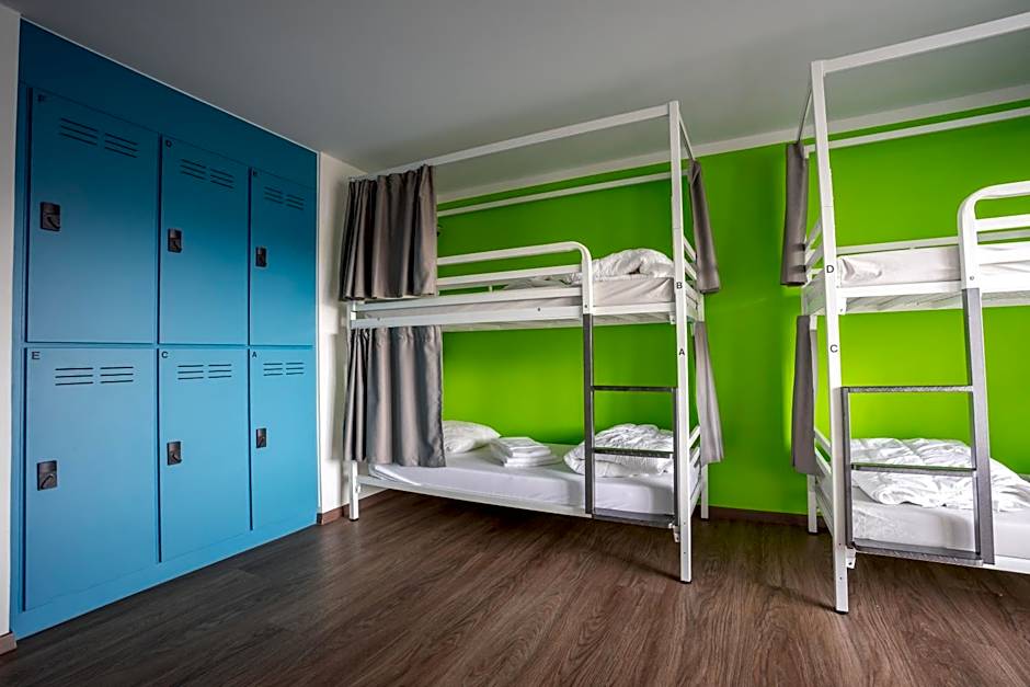 Nyon Hostel