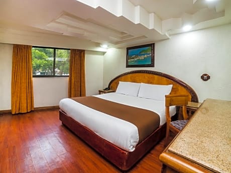 Deluxe Double Room with Bath