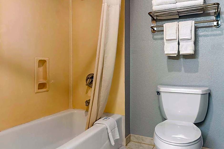 Rodeway Inn Auburn- Foresthill