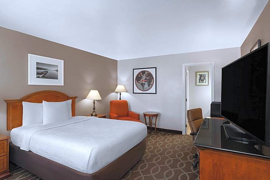 Ramada Bayside Inn & Suites Eureka