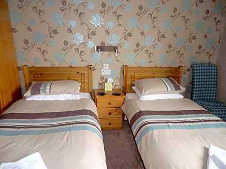 Twin Room with Private Bathroom