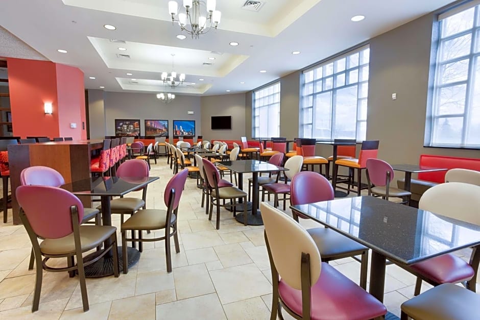 Drury Inn & Suites Cincinnati North