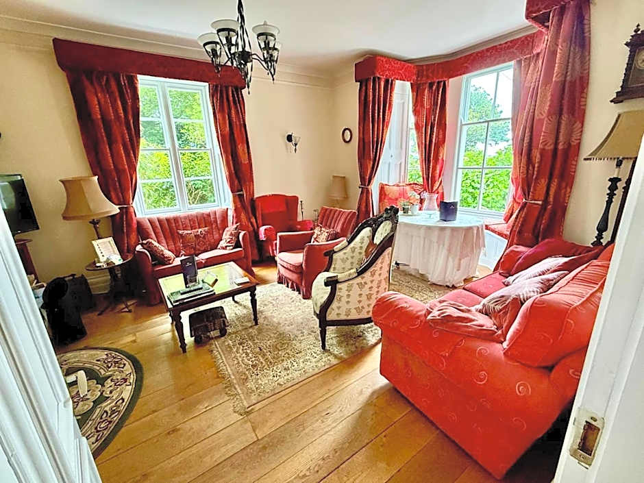 Robin Hill House B&B