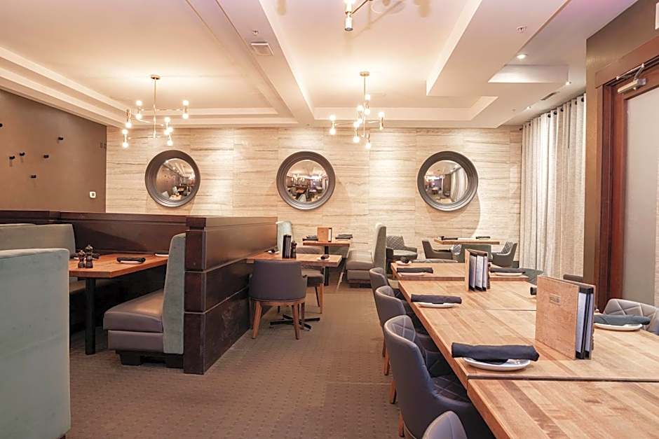 Sandman Hotel Edmonton West