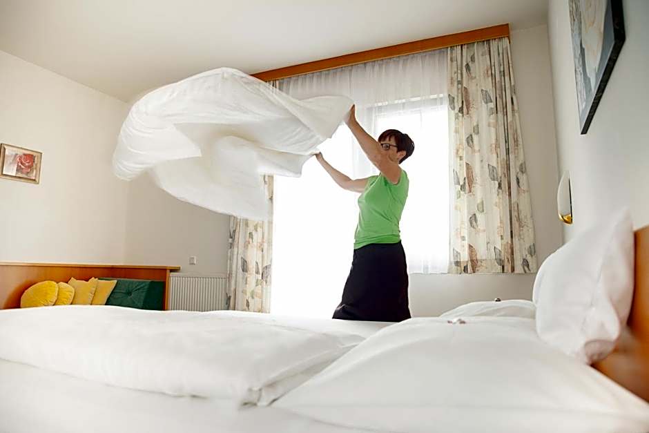 Hotel-Restaurant Teuschler-Mogg Bad Waltersdorf inklusiv Genusscard