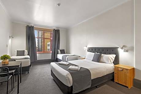 Deluxe Family Room