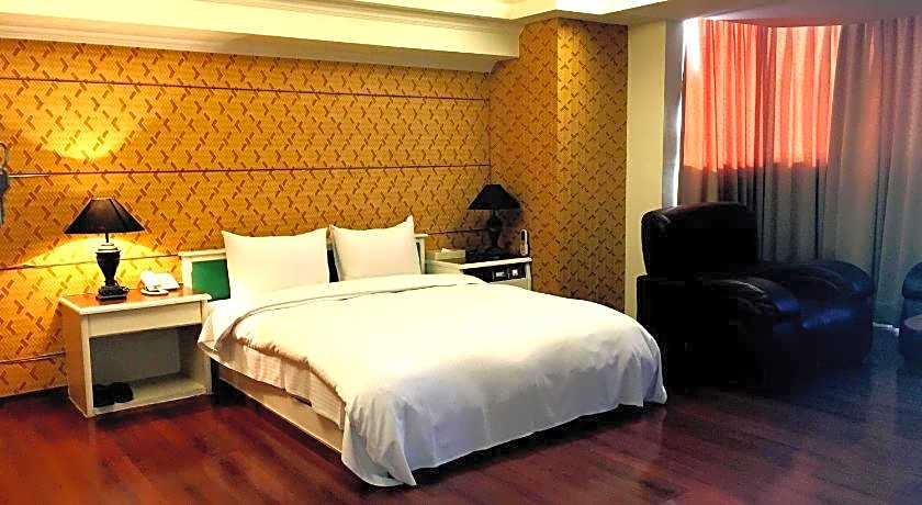 Zaw Jung Business Hotel