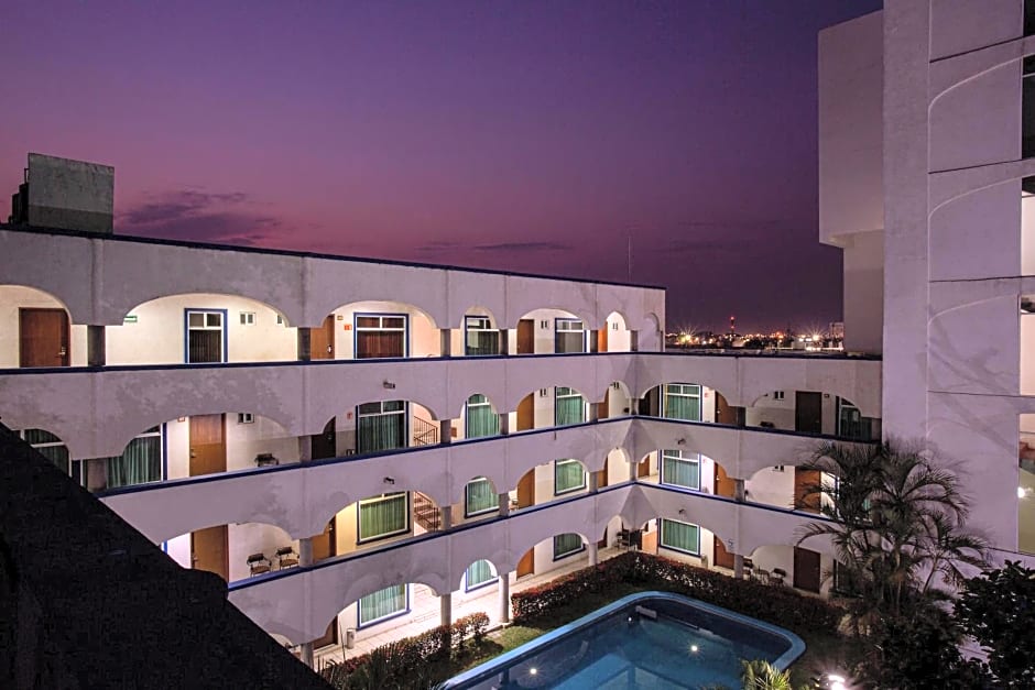 Hotel Arcos Aeropuerto