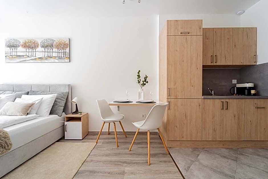 WestSide Garden Apartments by FirstHost