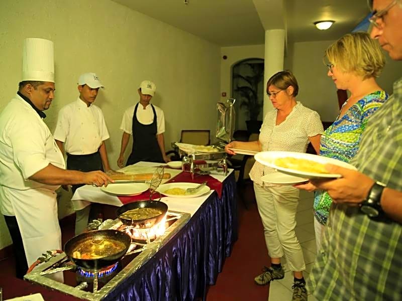 Catamaran Beach Hotel Negombo