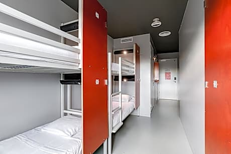 private 6-bed en-suite dorm